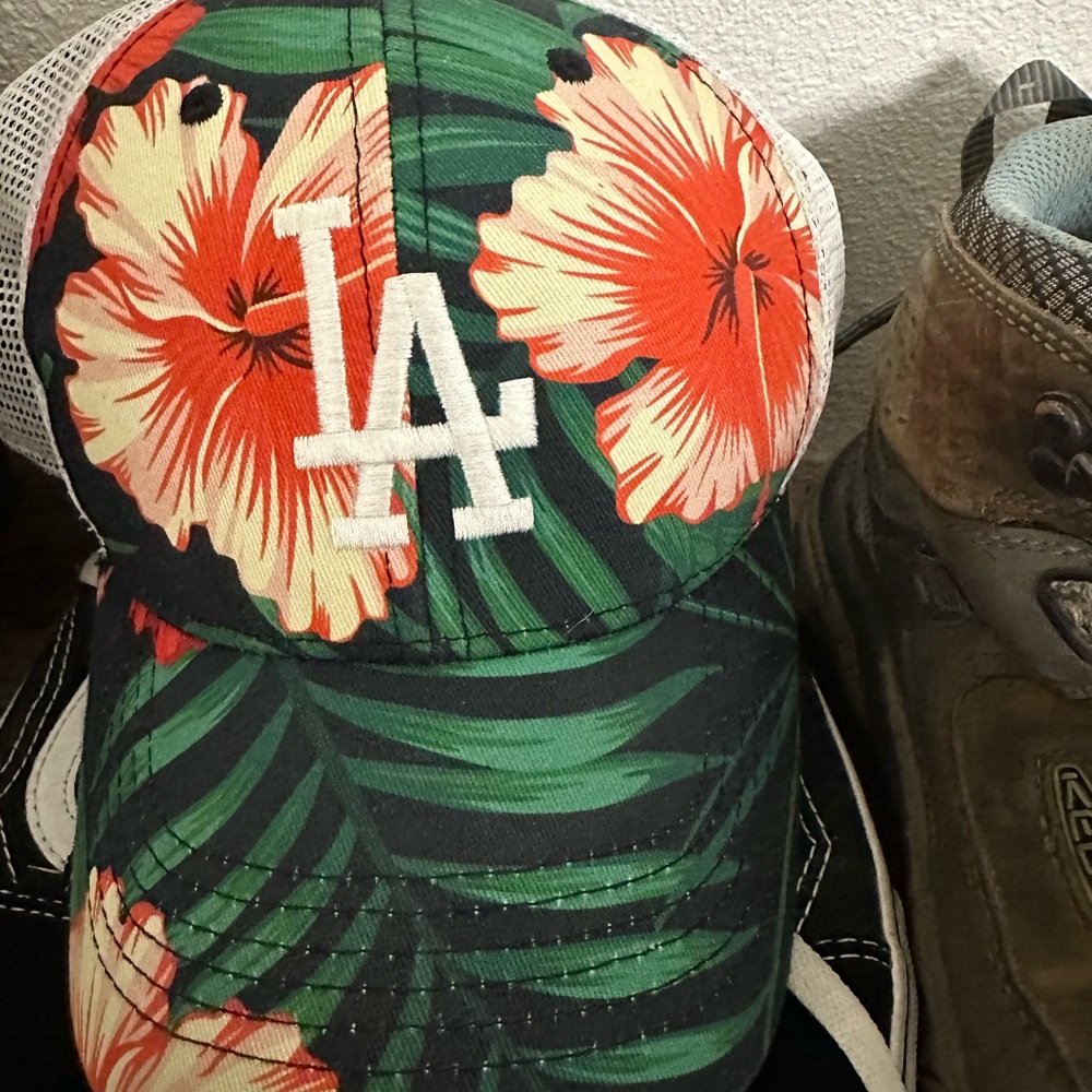 Los Angeles LA Hawaiian Floral snap back baseball hat